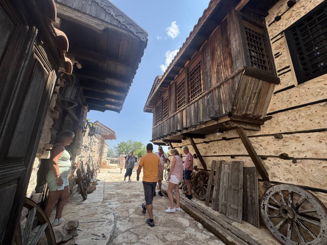 800 yıllık saklı hazine Konya'nın tarihi yolunda! Turistlerle dolup taşıyor 12